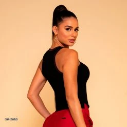 PL MALHA Tank Top Highlights Curves With Exclusive Shiny Logomania - 61532 Movement