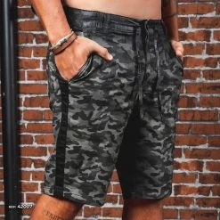 REPRESENTAÇÃO JEANS Green Camouflage Men's Denim Short - 42007