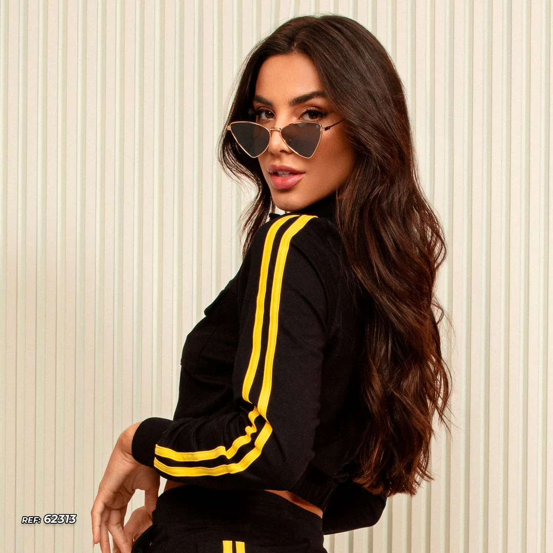 PL MALHA 62313 - Black Cropped Jacket With More Comfort And Sporty Model Identity 3 PL MALHA 62313 - Black Cropped Jacket With More Comfort And Sporty Model Identity